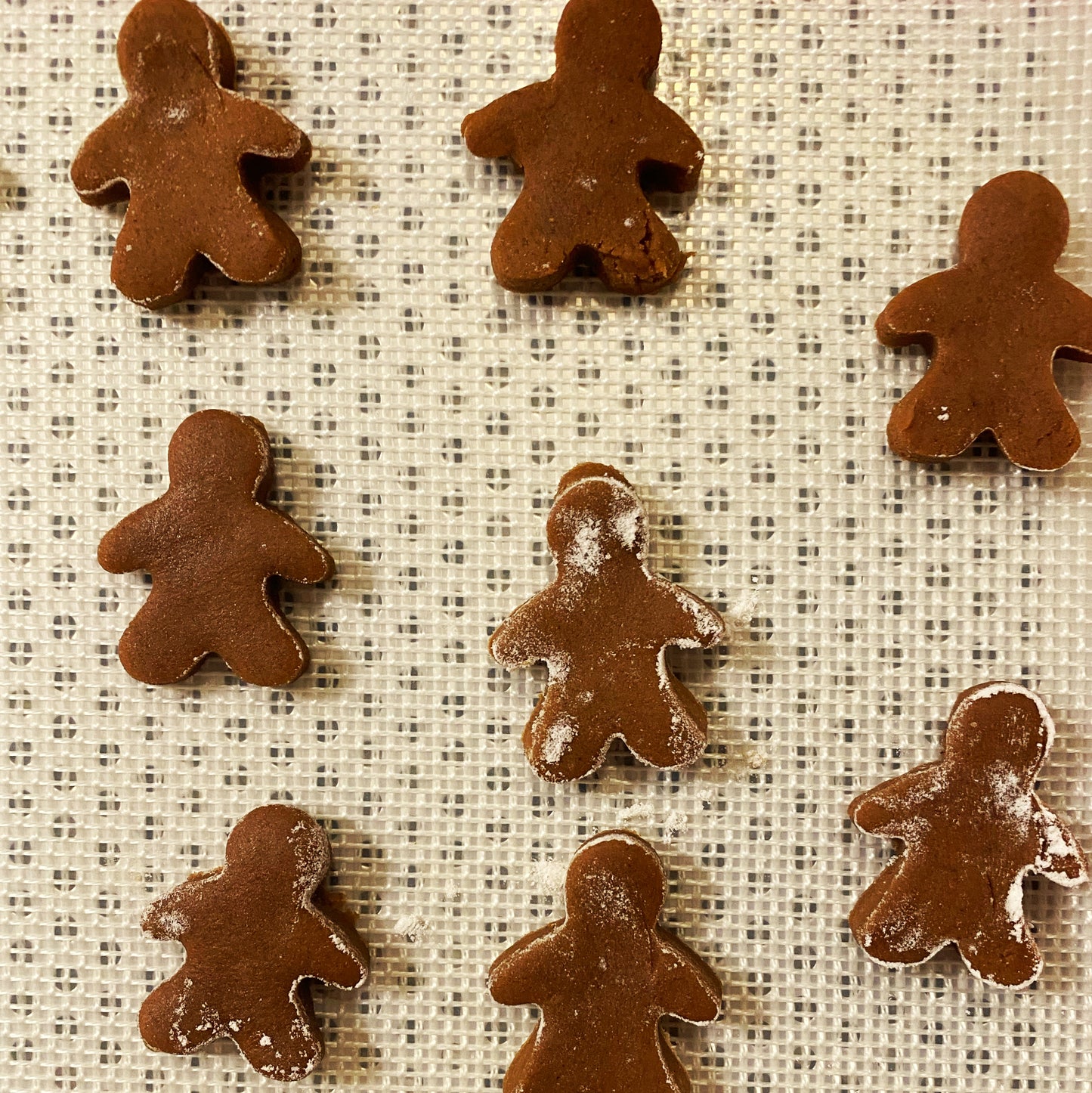 Gingerbread Cinnamon Rolls Saturday, December 6th, 5:00-5:45 pm Pick Up