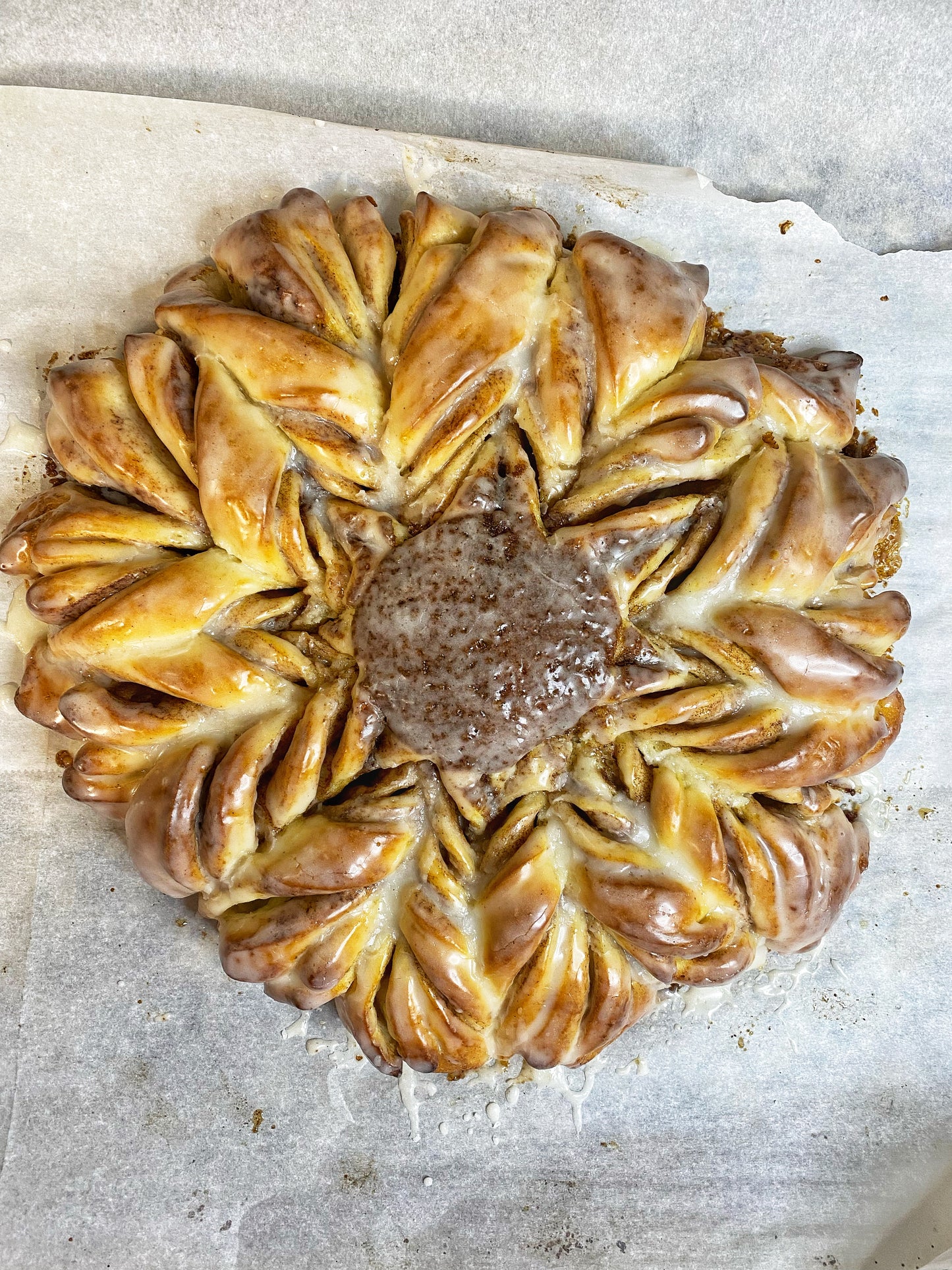 Beginner Cinnamon Roll Holiday Wreath Workshop