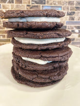 Load image into Gallery viewer, Oreo Creme Sammie’s
