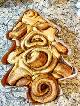 Load image into Gallery viewer, Christmas Tree Cinny Roll Six Pack
