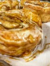 Load image into Gallery viewer, Apple Pie Cinnamon Rolls
